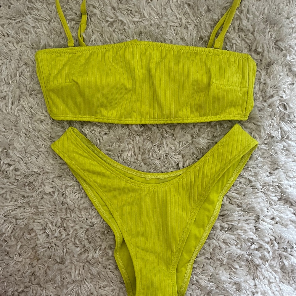 Garage XS neon green/yellow bathing suit